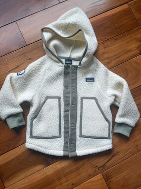 LIKE NEW. Patagonia Baby Retro Pile Fleece Jacket Size 3T